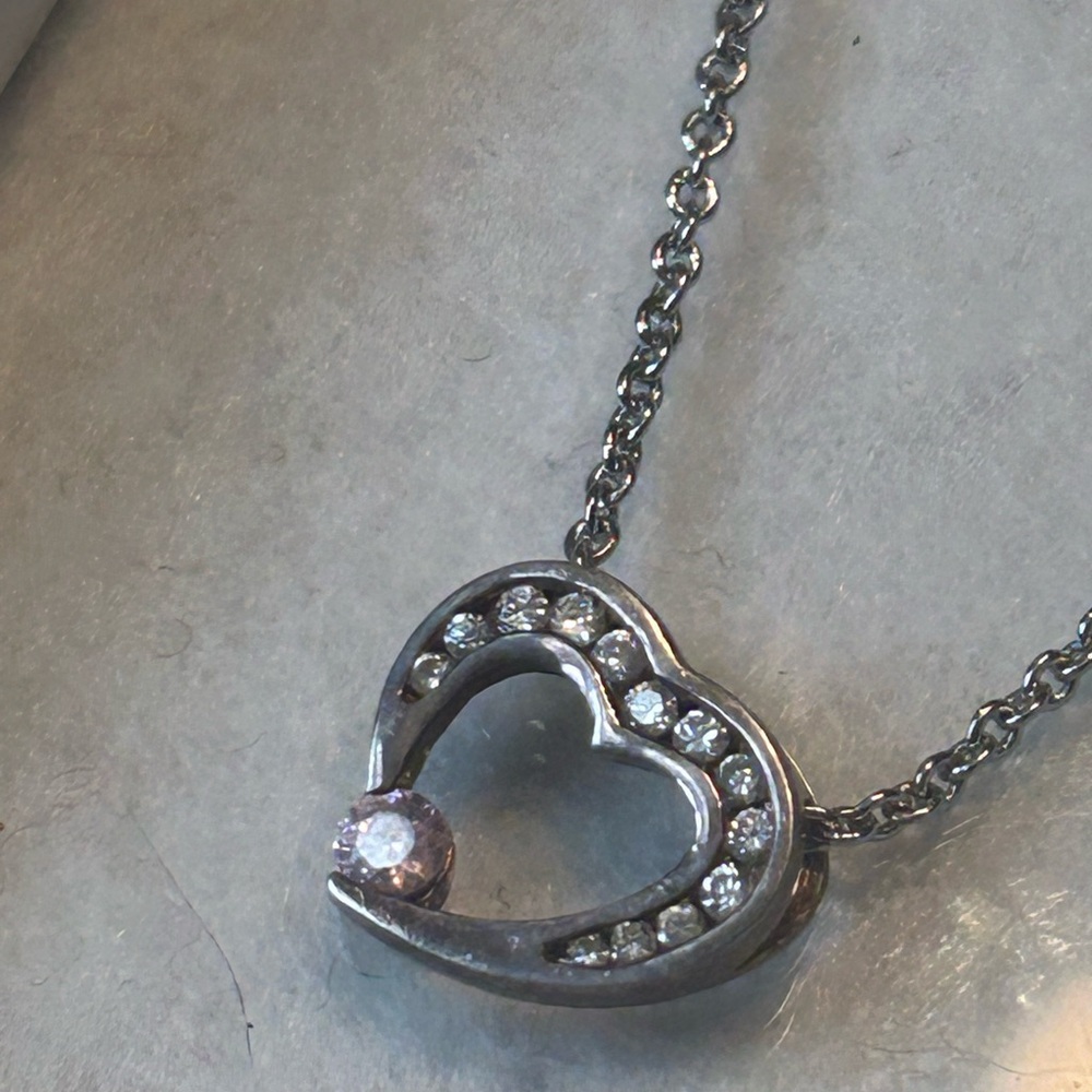 Pretty Heart Rhinestone Necklace - Picture 5 of 7